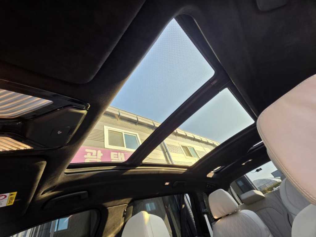 BMW X7 — photo 15