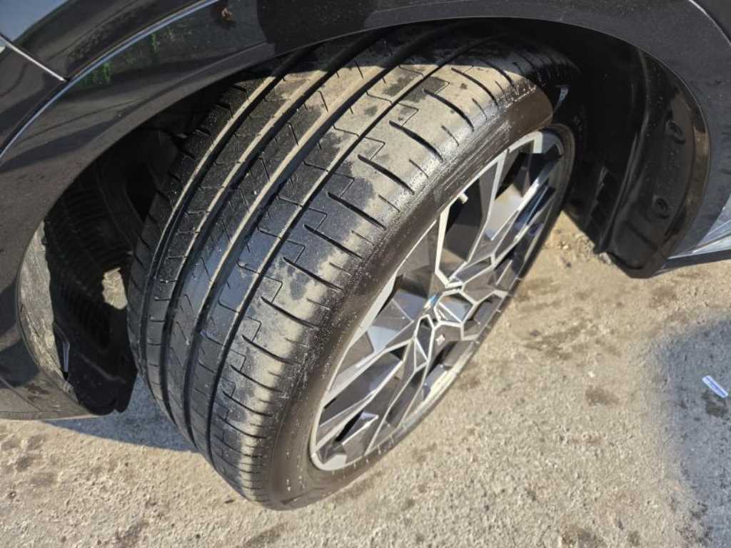 BMW X7 — photo 20
