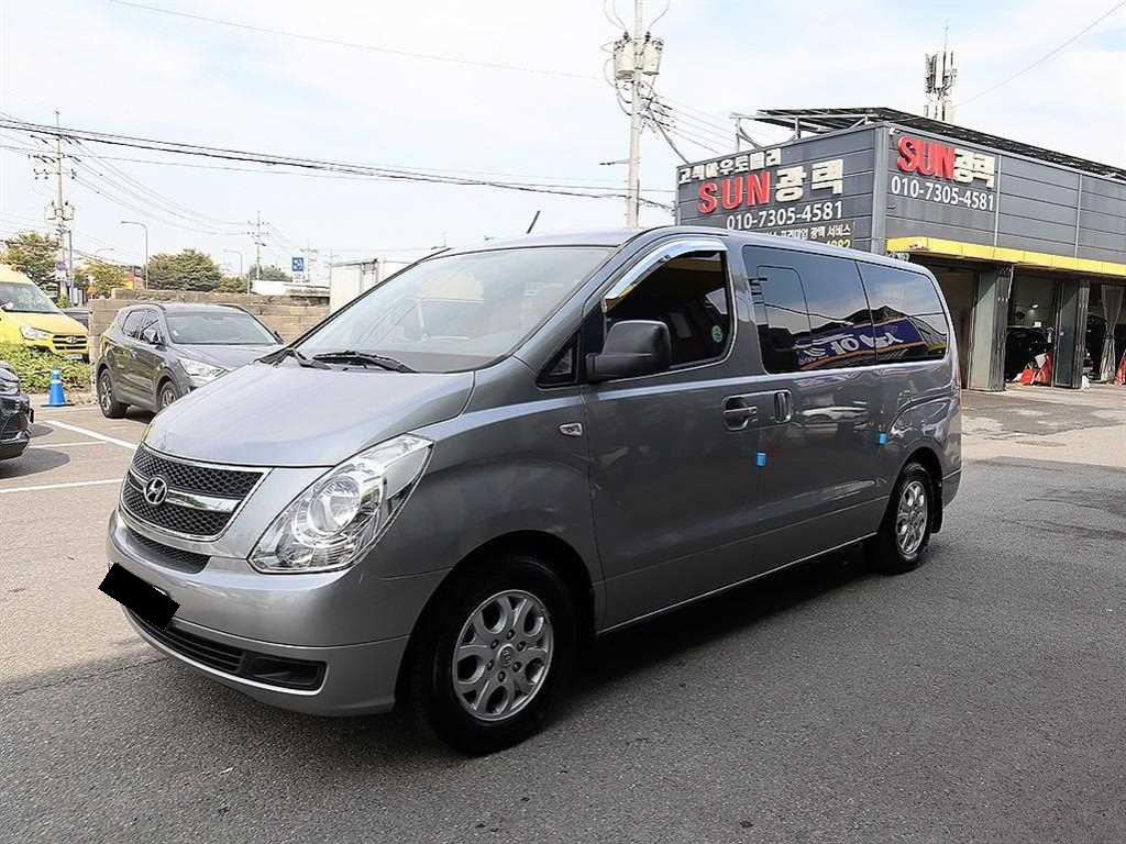 Hyundai Starex — photo 02