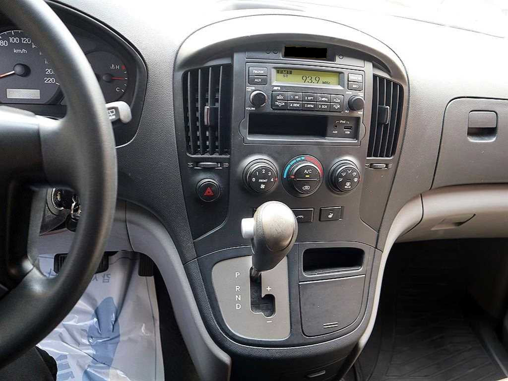 Hyundai Starex — photo 11