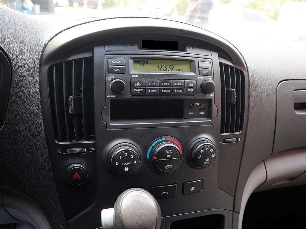 Hyundai Starex — photo 12