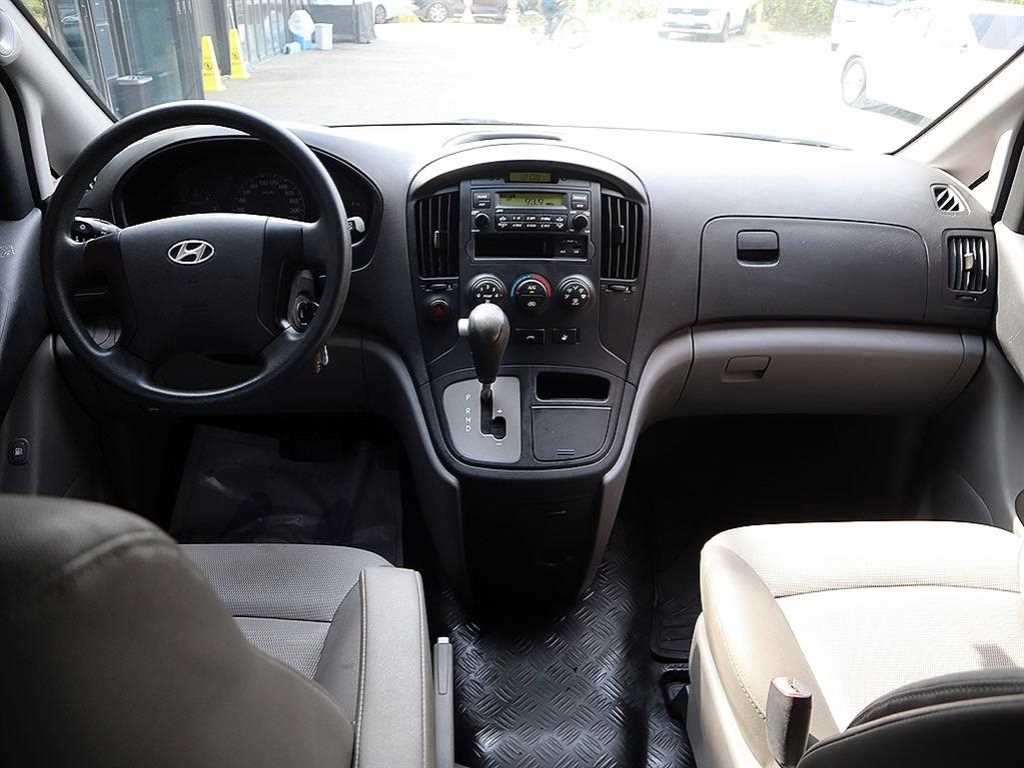 Hyundai Starex — photo 17