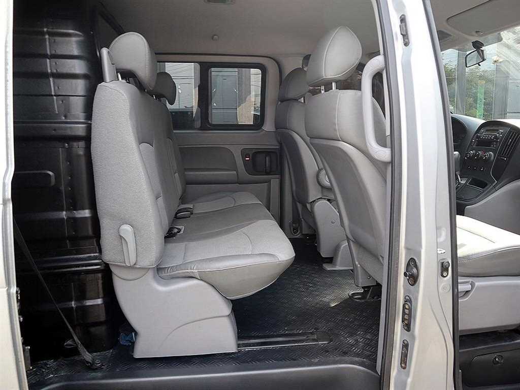 Hyundai Starex — photo 18
