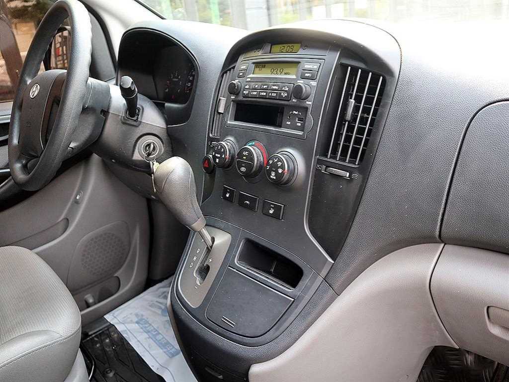 Hyundai Starex — photo 20