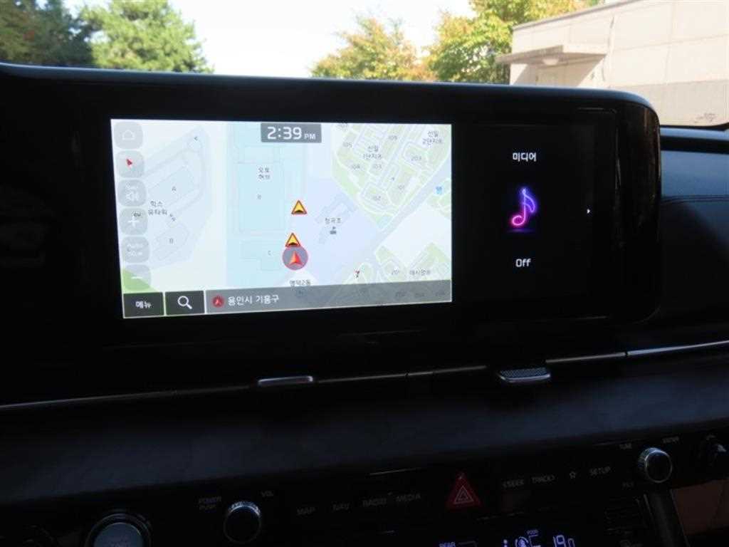 Kia Carnival — photo 08