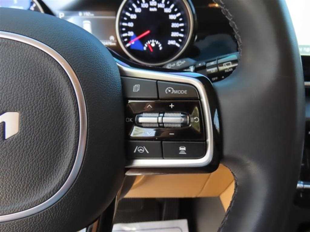 Kia Carnival — photo 11