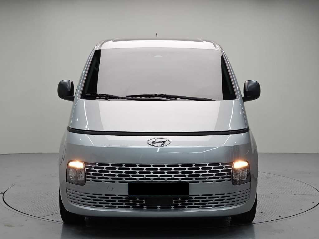 Hyundai Staria — photo 02