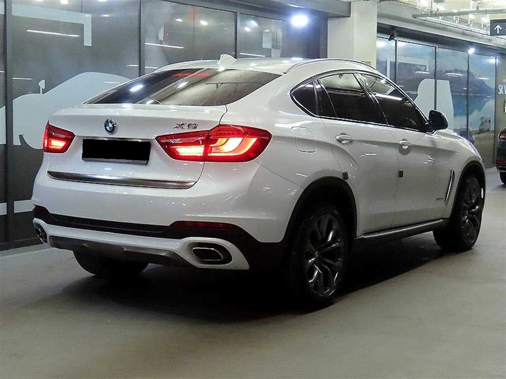 BMW X6 — photo 04