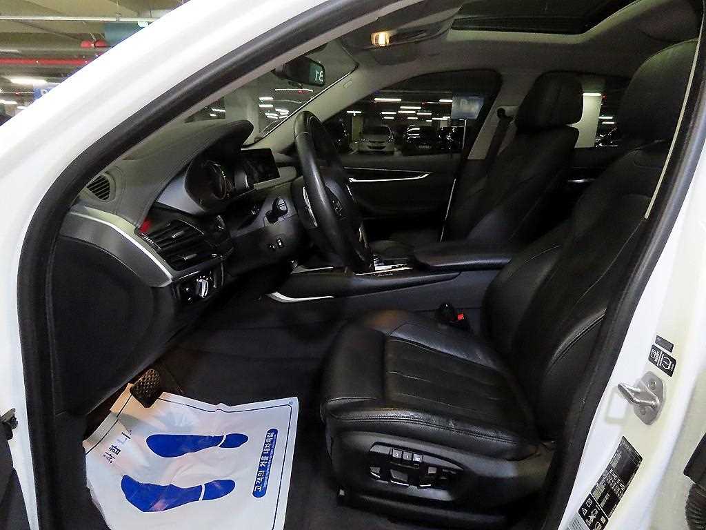 BMW X6 — photo 06