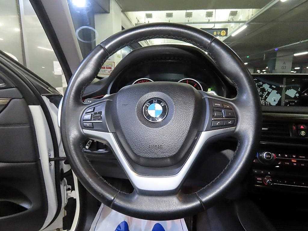 BMW X6 — photo 08