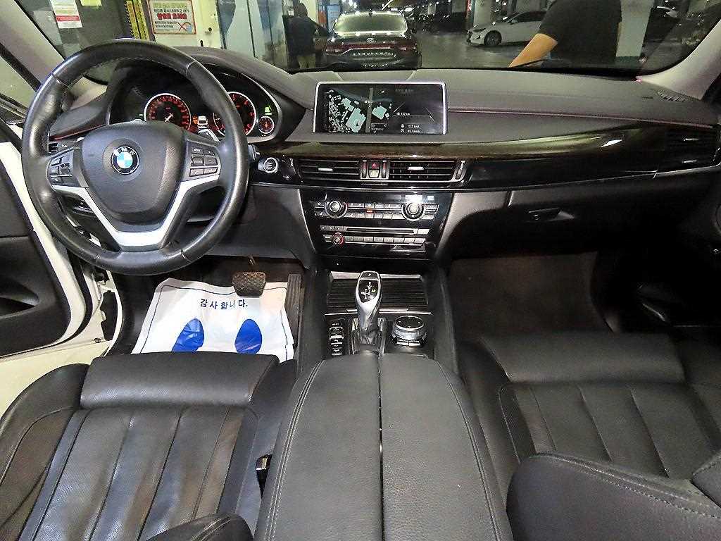BMW X6 — photo 10