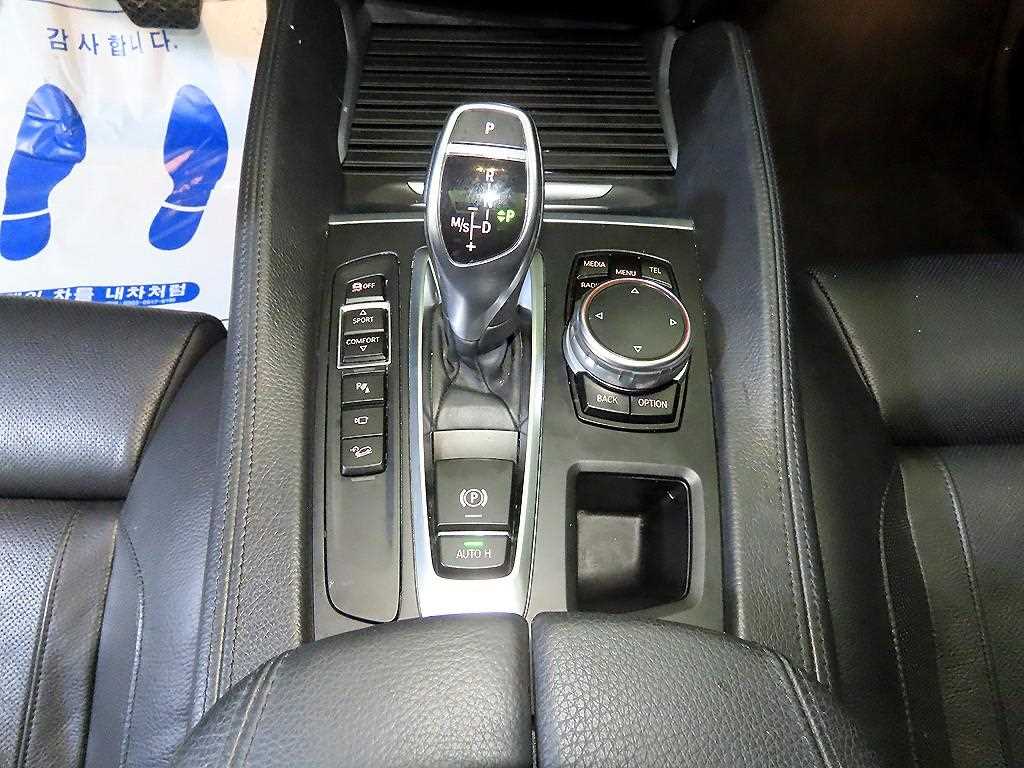 BMW X6 — photo 12