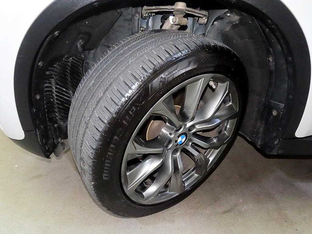 BMW X6 — photo 20