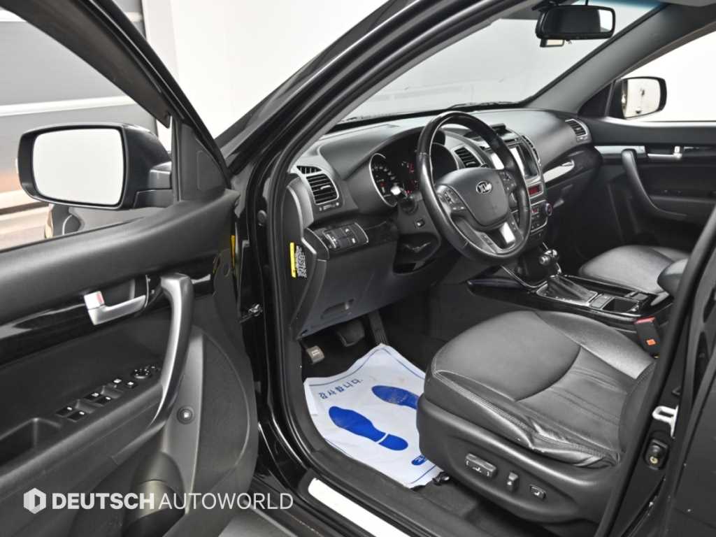 Kia Sorento — photo 11