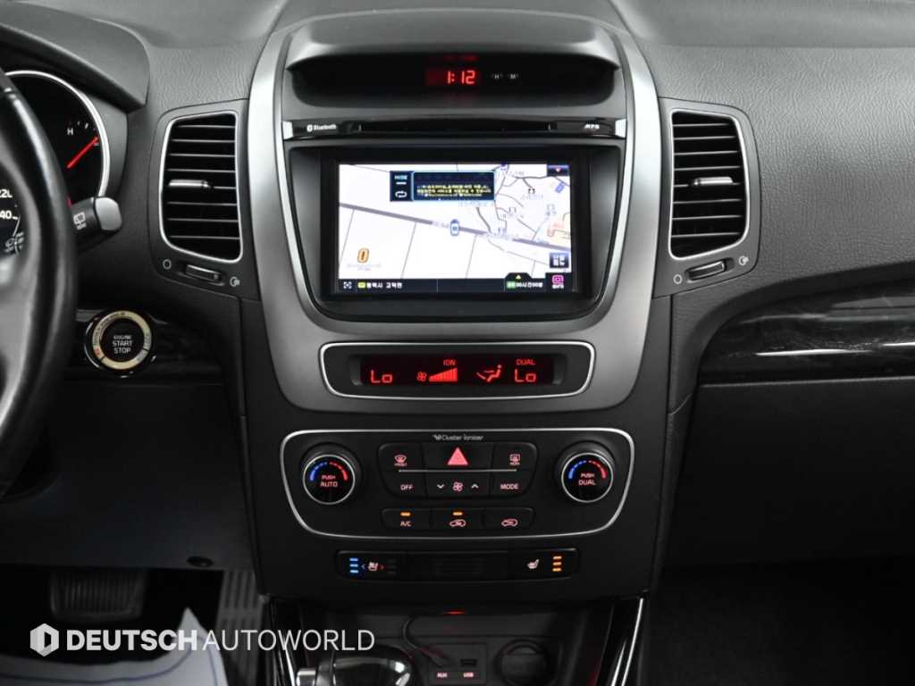 Kia Sorento — photo 14