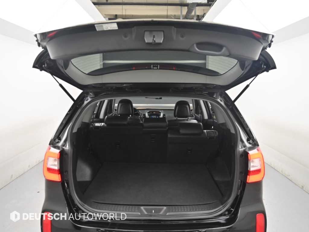 Kia Sorento — photo 19