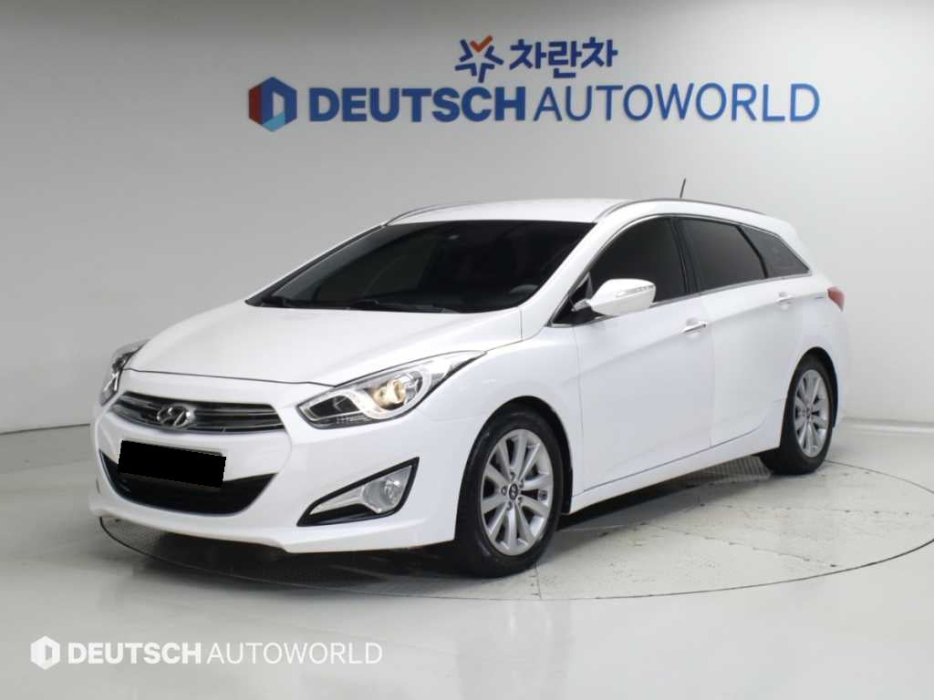 Hyundai i40 — photo 01