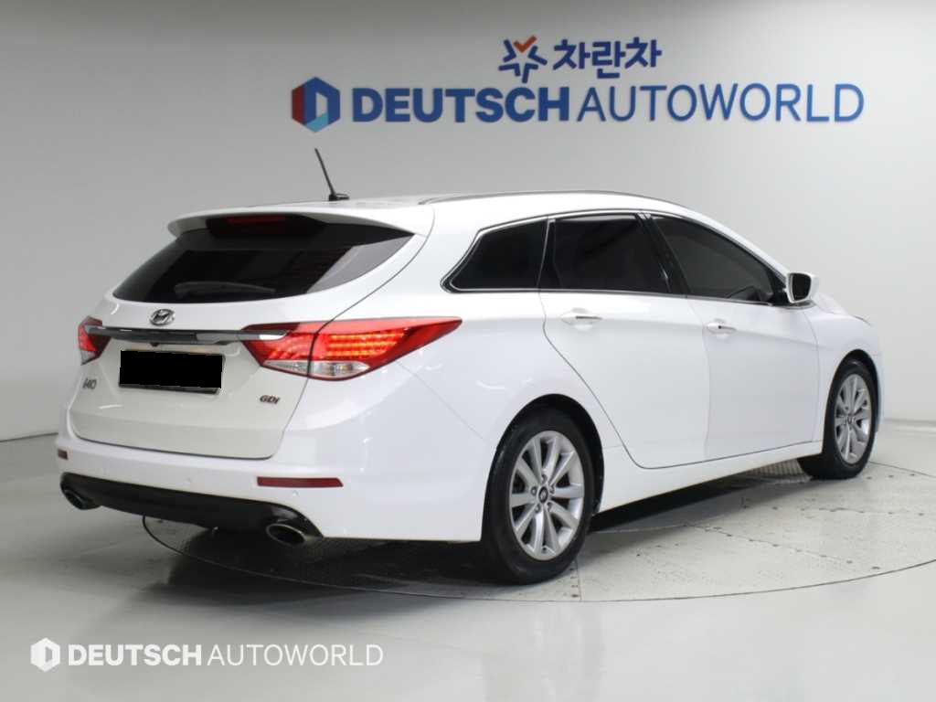 Hyundai i40 — photo 02