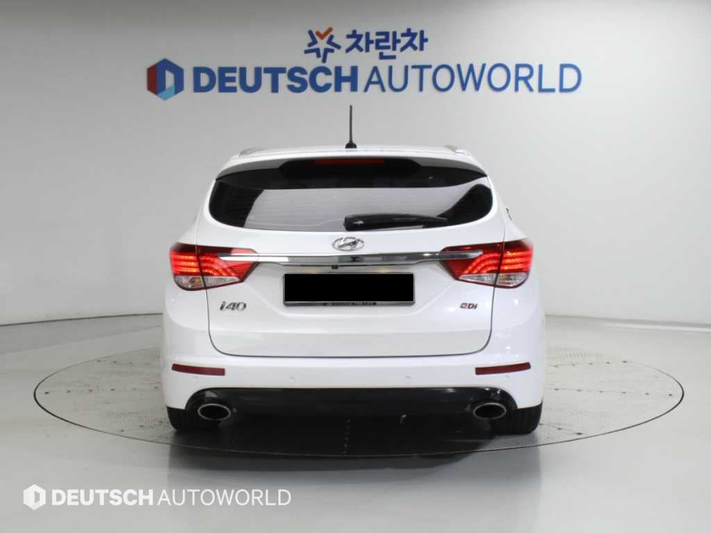 Hyundai i40 — photo 04