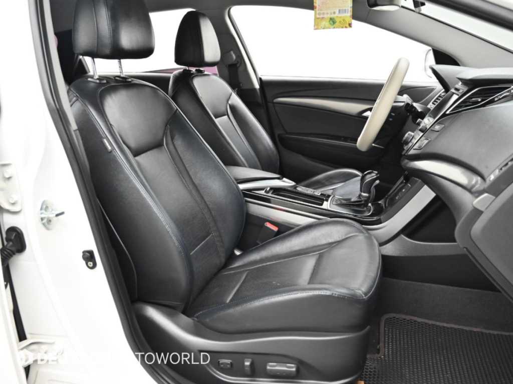 Hyundai i40 — photo 10