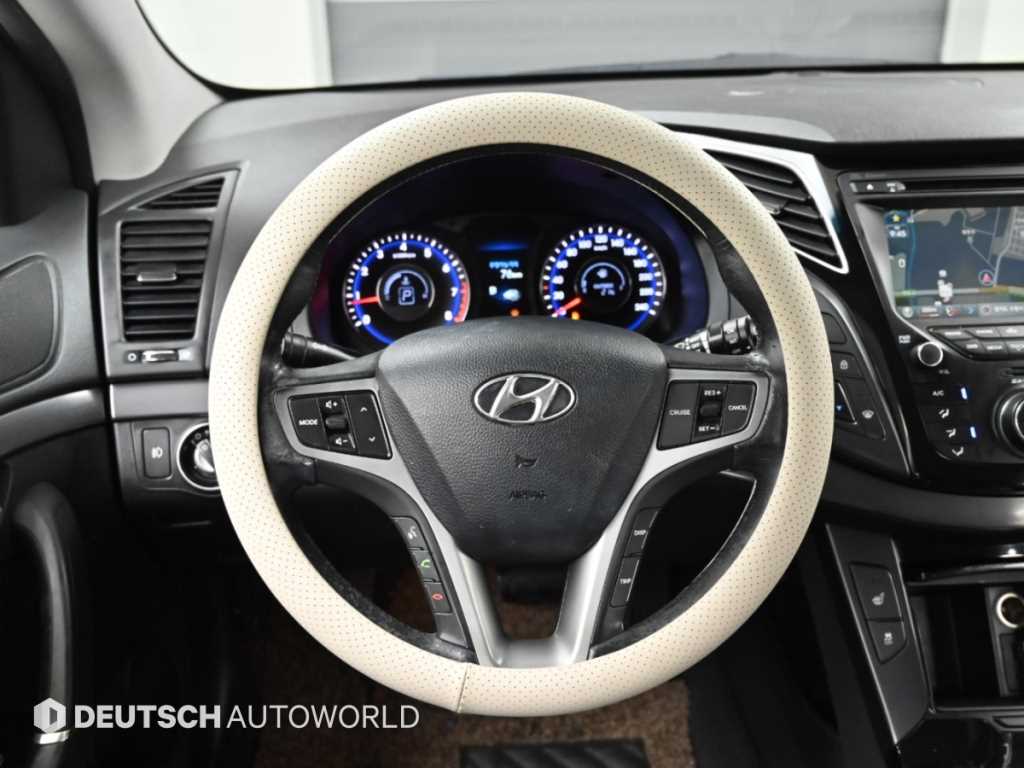 Hyundai i40 — photo 13