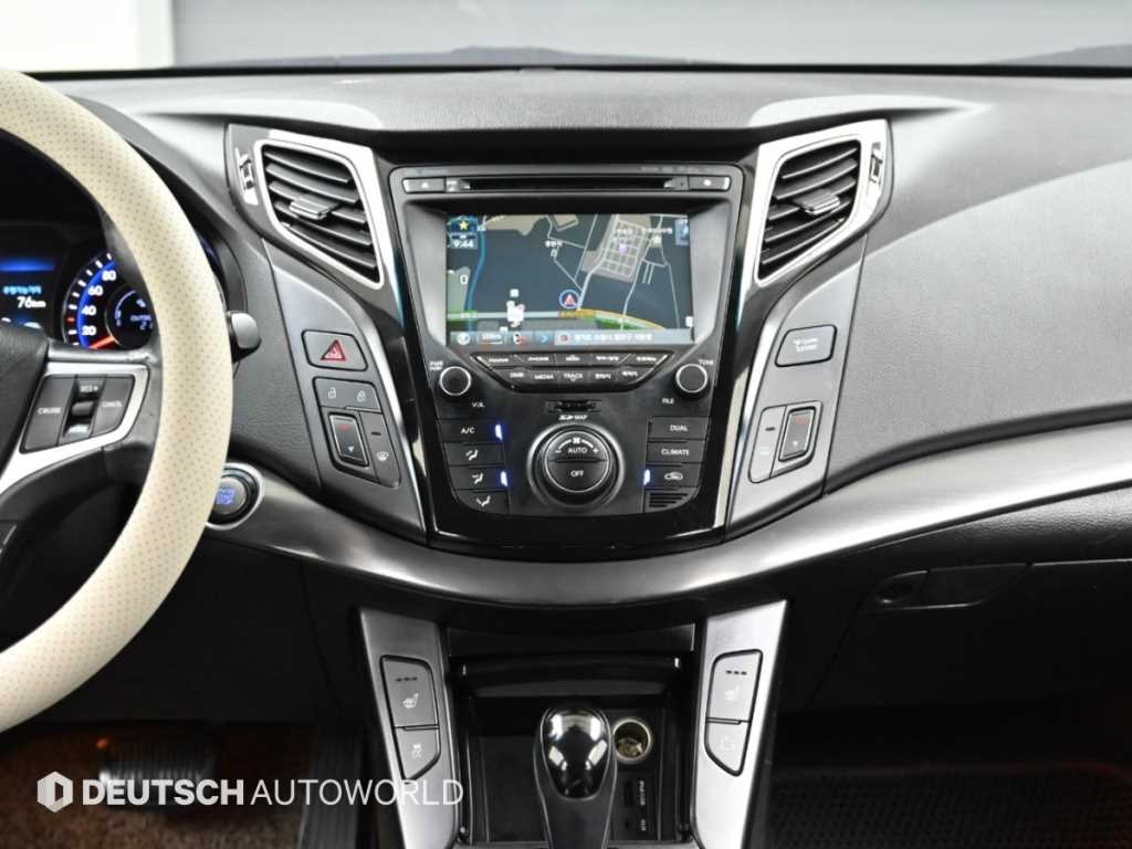 Hyundai i40 — photo 14