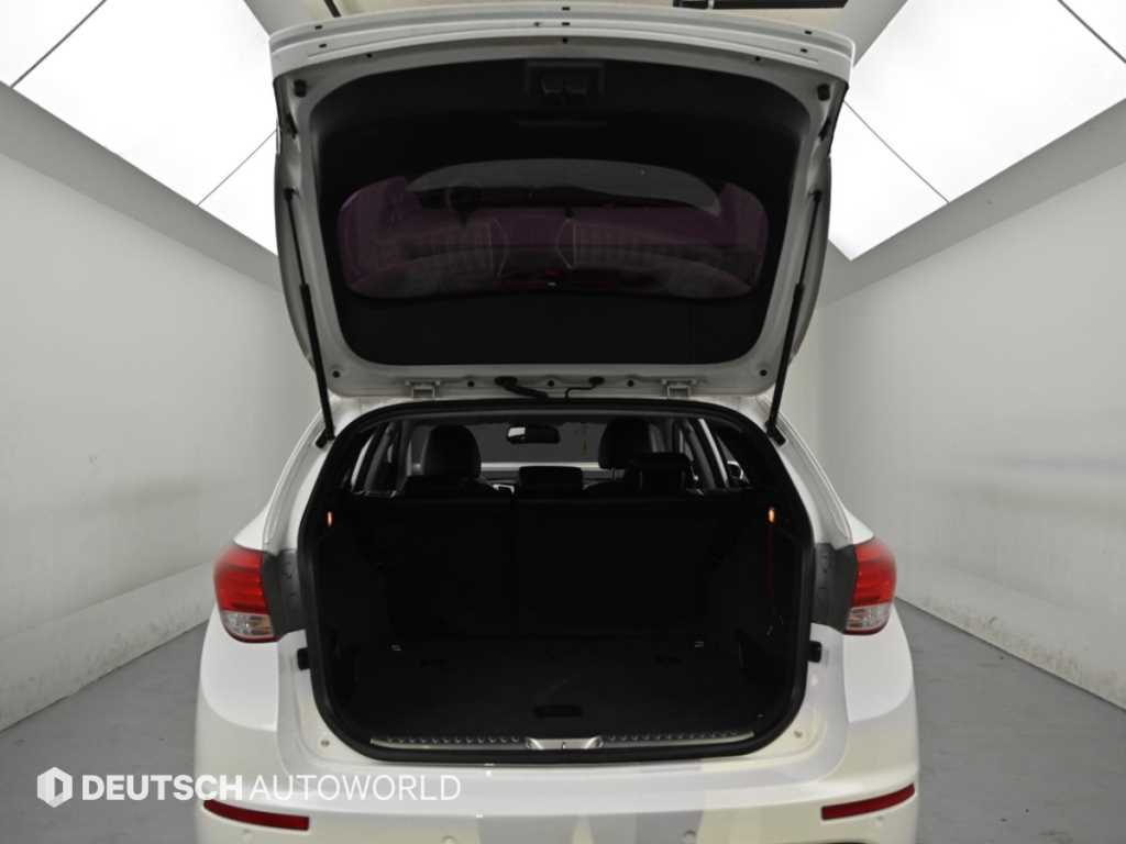 Hyundai i40 — photo 19