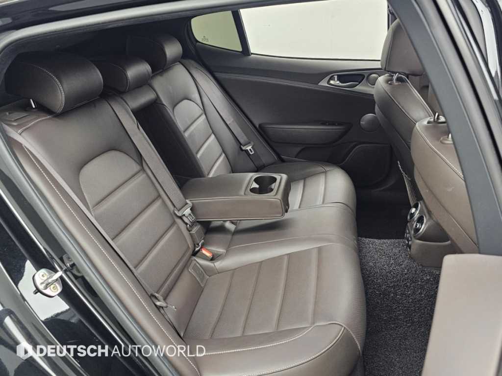 Kia Stinger — photo 13