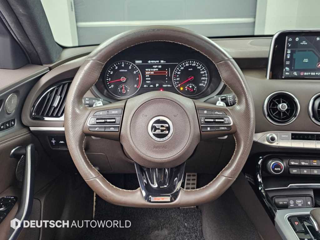 Kia Stinger — photo 14
