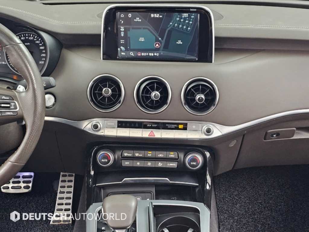 Kia Stinger — photo 15
