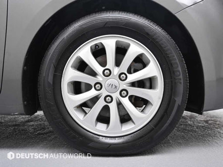 Kia K3 — photo 05