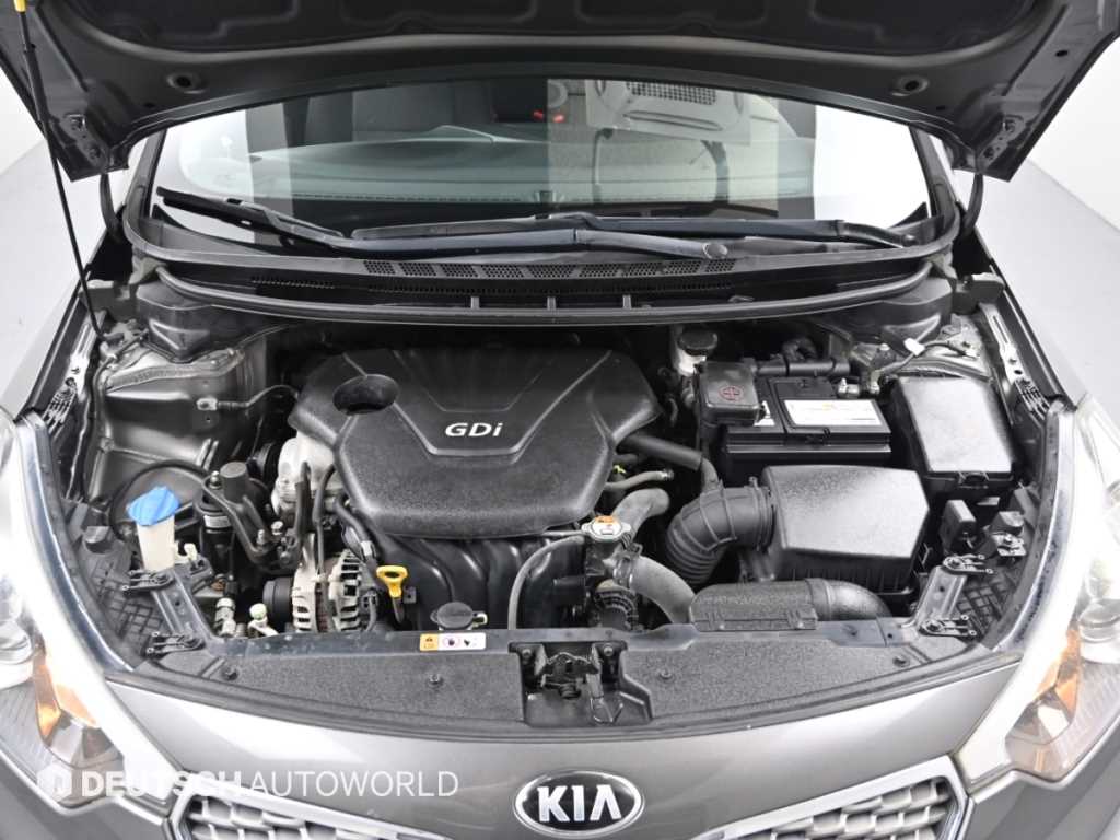 Kia K3 — photo 06