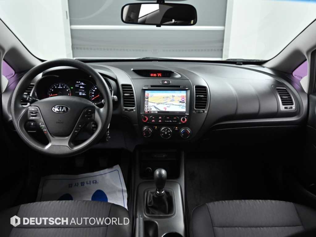 Kia K3 — photo 07