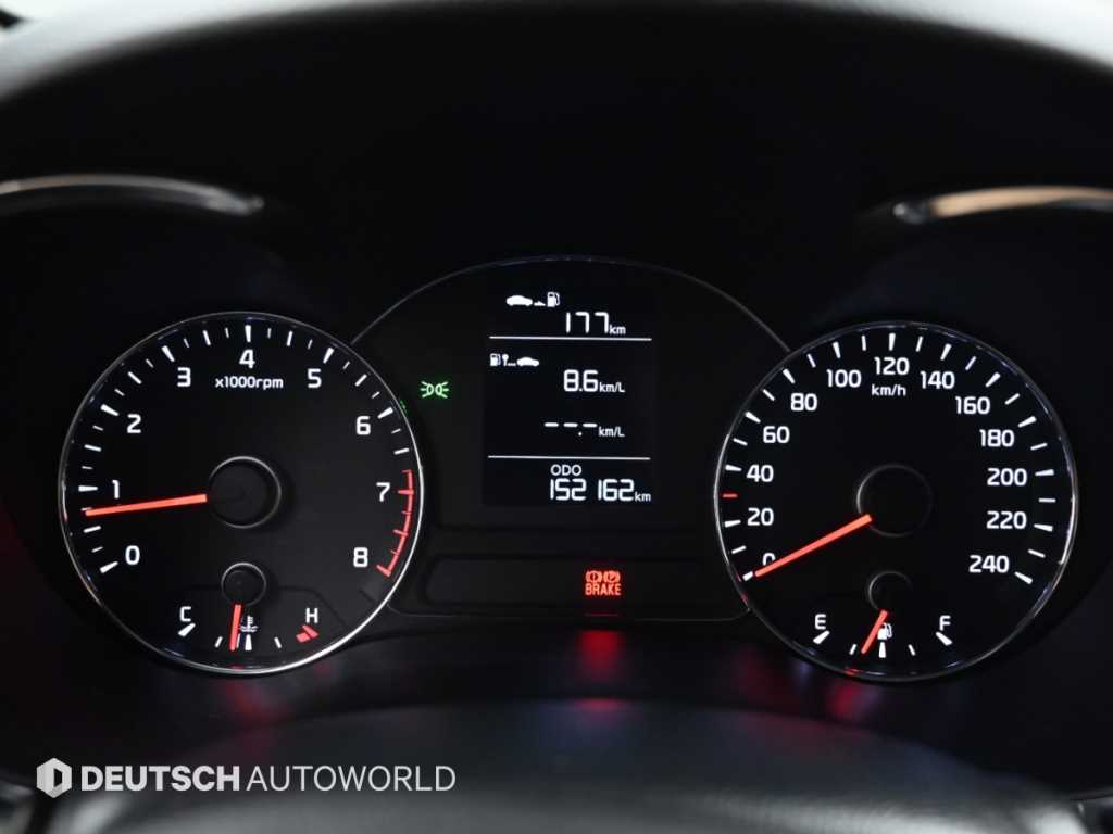 Kia K3 — photo 08