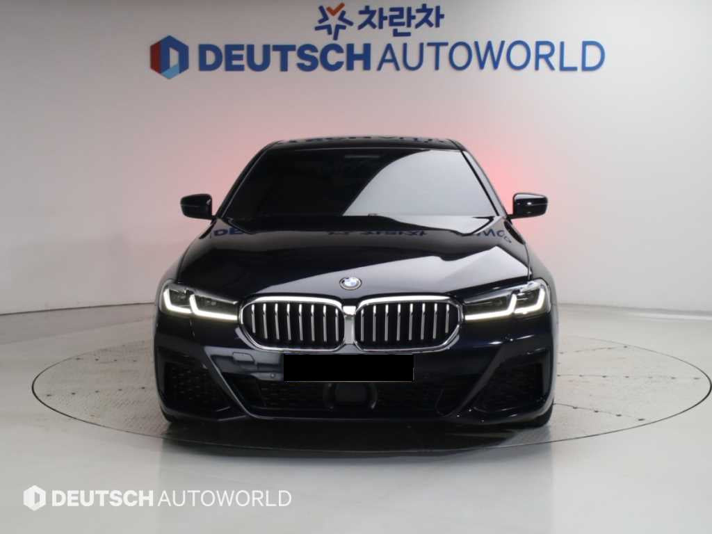 BMW 5-Series — photo 03