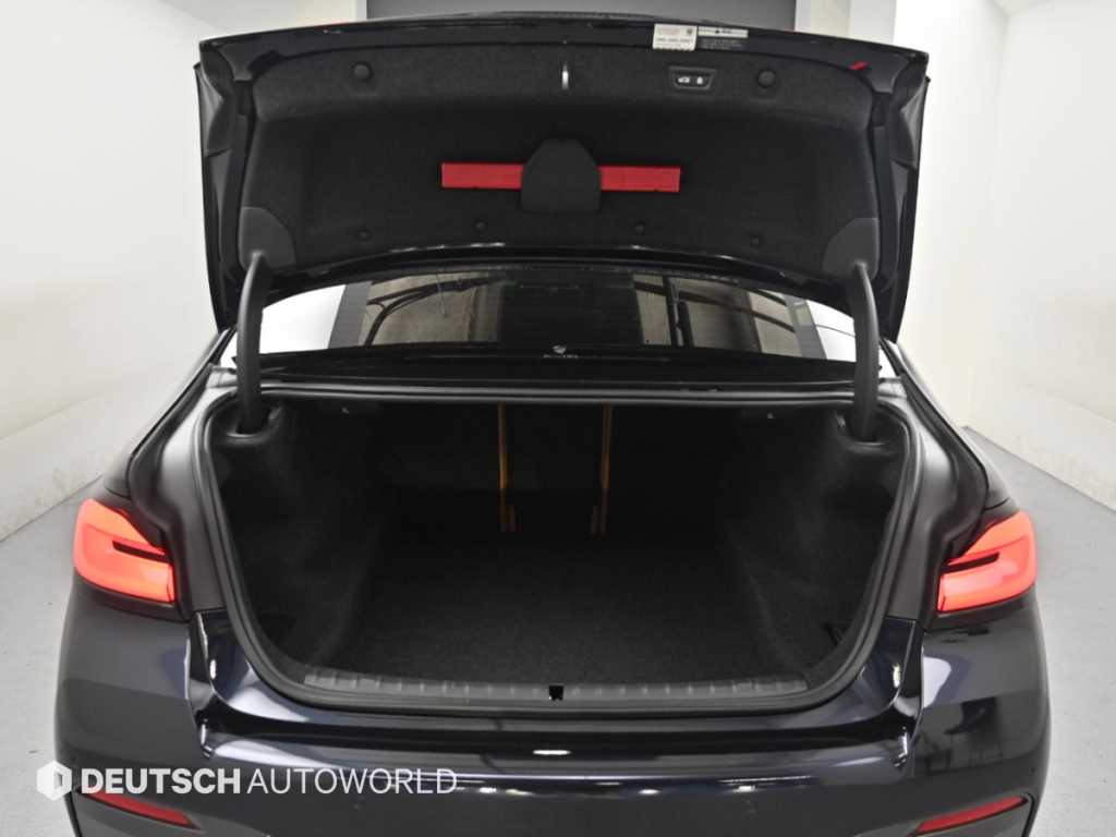 BMW 5-Series — photo 05