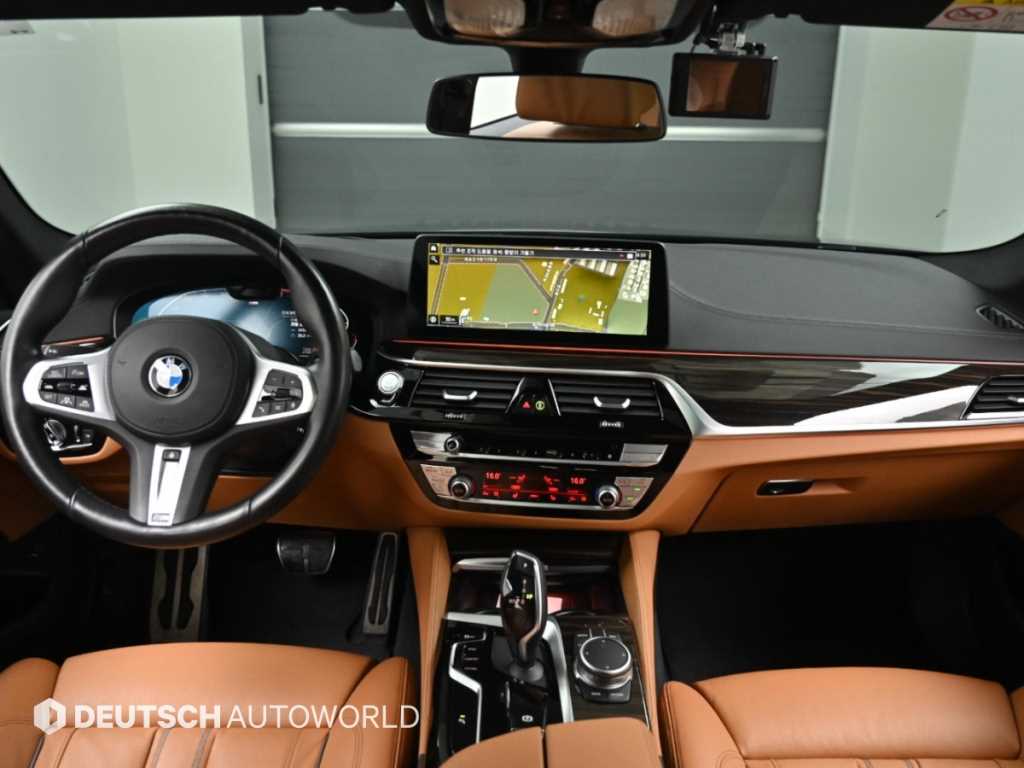 BMW 5-Series — photo 08