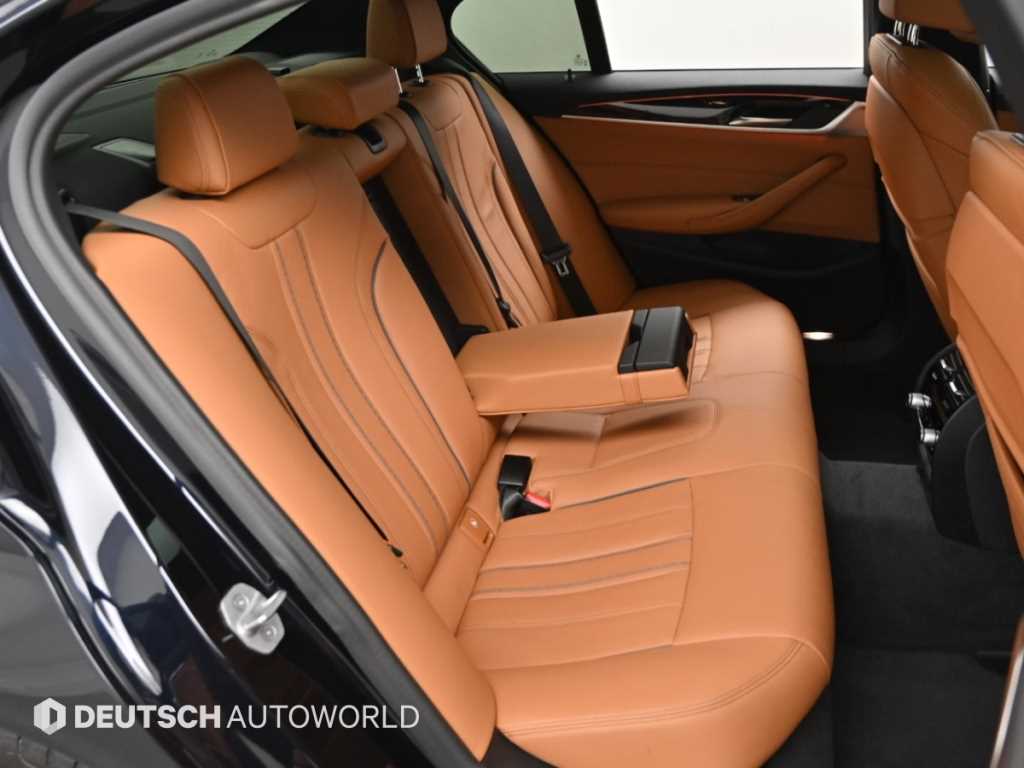 BMW 5-Series — photo 13