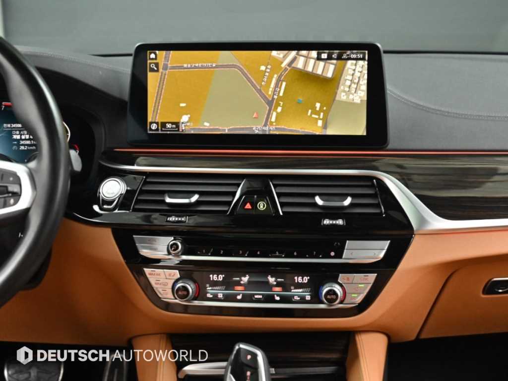 BMW 5-Series — photo 15