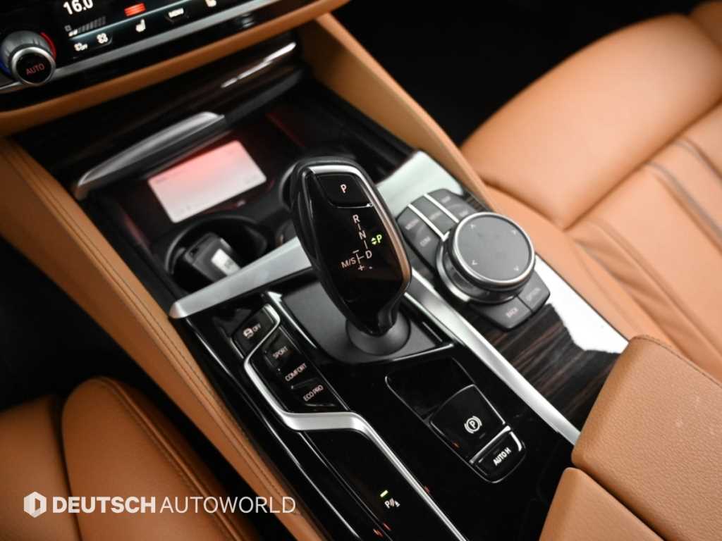 BMW 5-Series — photo 18