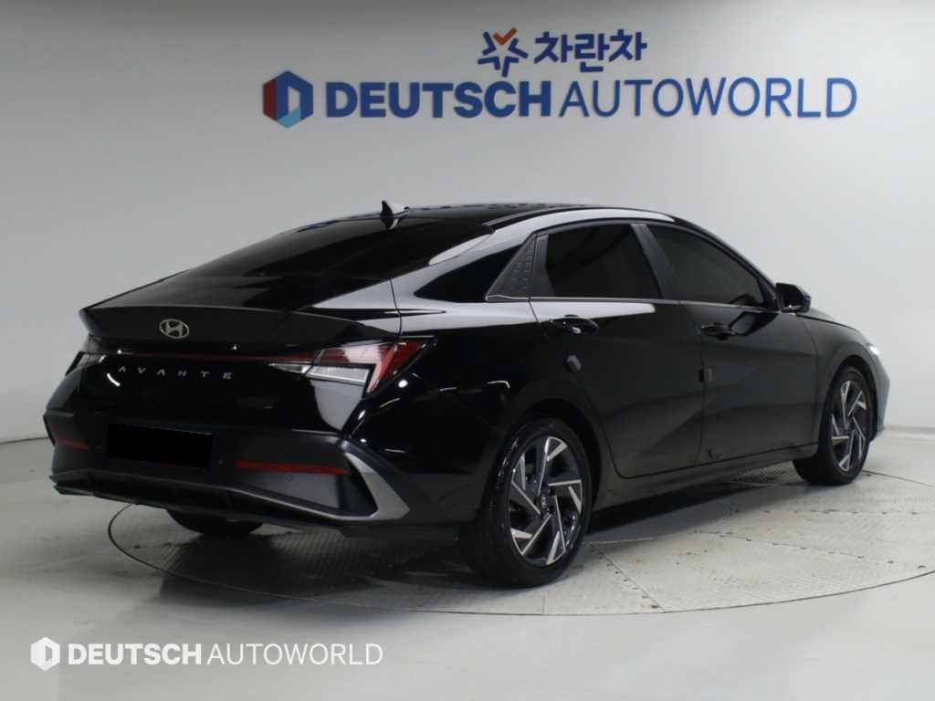 Hyundai Avante — photo 02