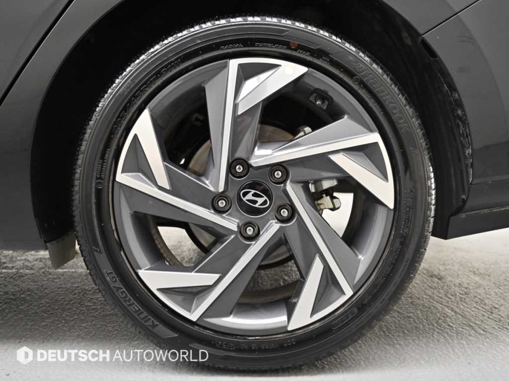 Hyundai Avante — photo 05