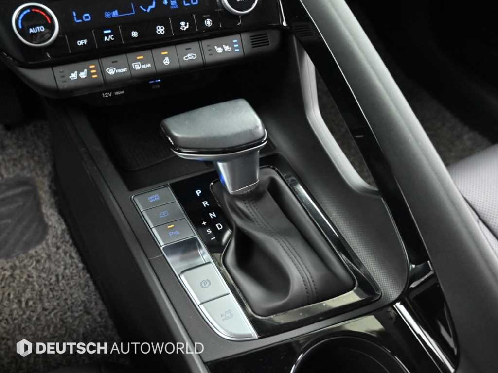 Hyundai Avante — photo 09