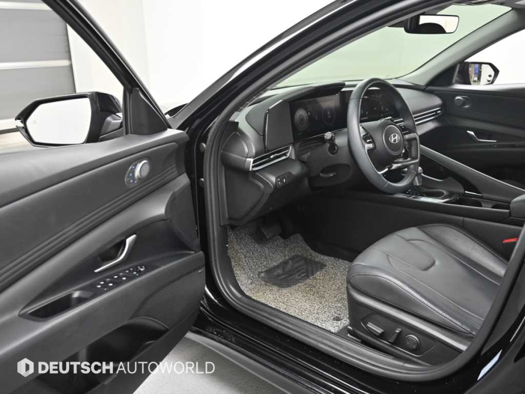 Hyundai Avante — photo 11
