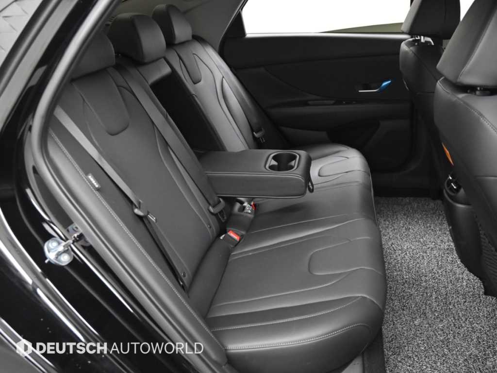 Hyundai Avante — photo 12