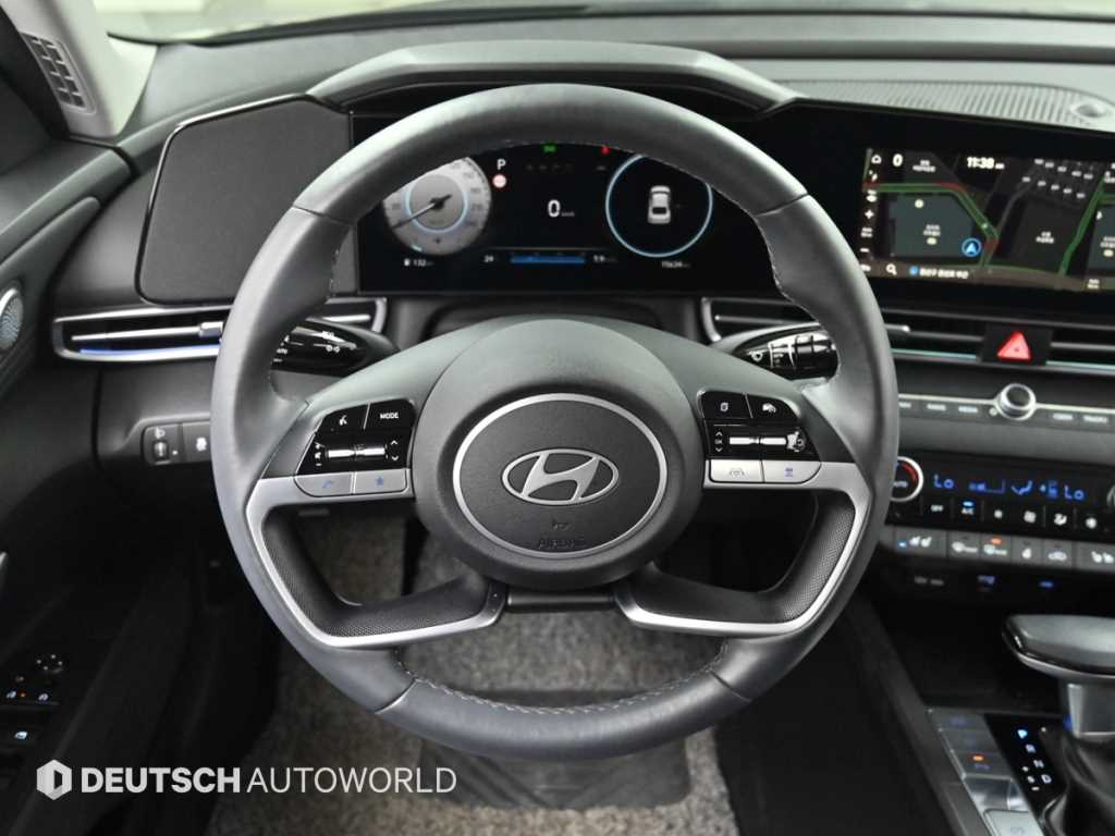 Hyundai Avante — photo 13