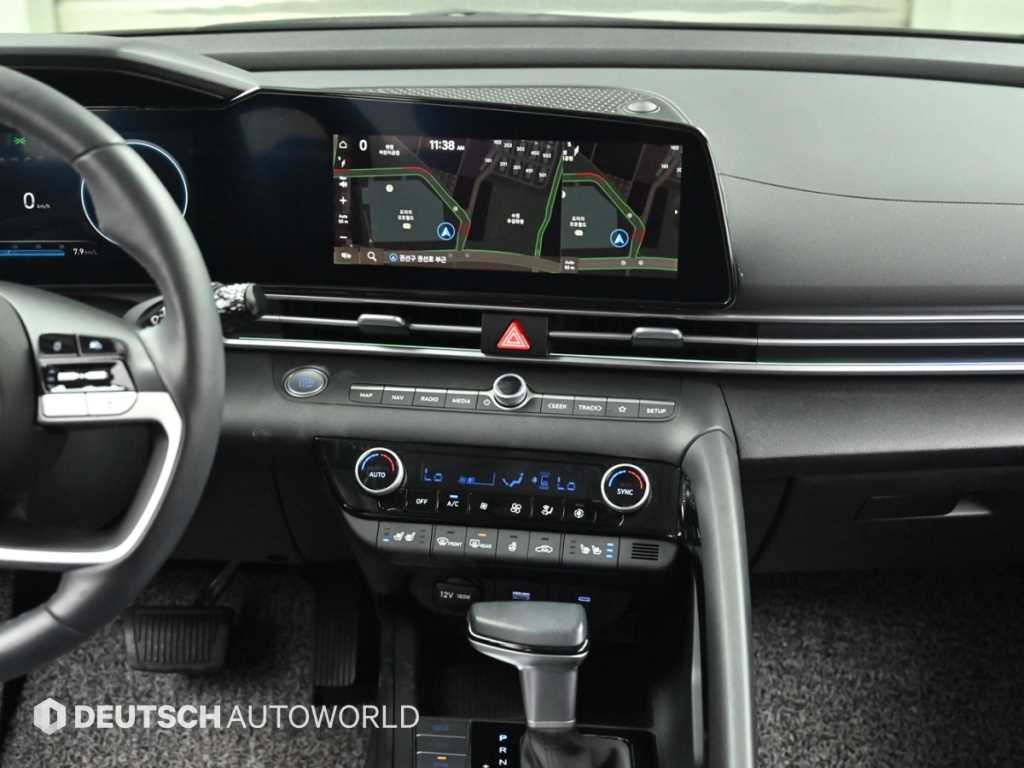 Hyundai Avante — photo 14