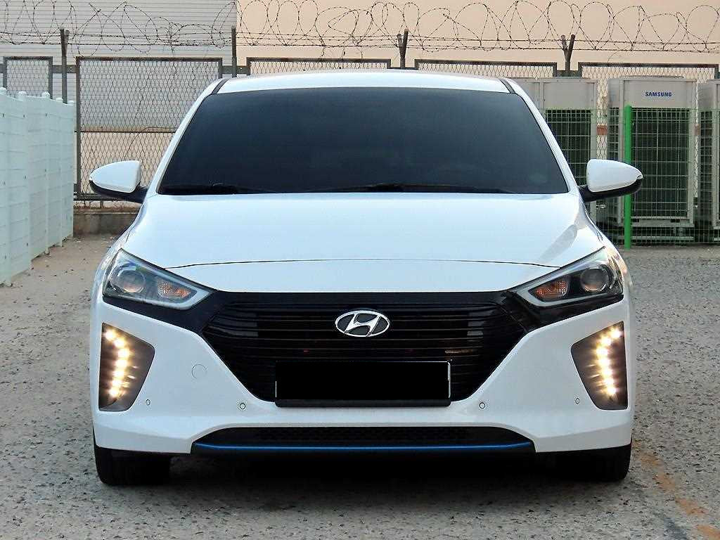 Hyundai Ioniq — photo 01