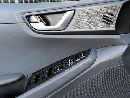 Hyundai Ioniq — photo 11