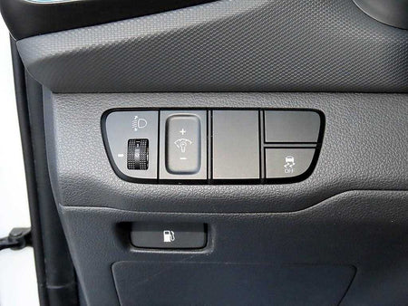 Hyundai Ioniq — photo 12